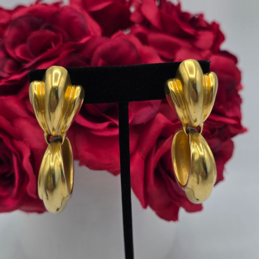 Robert Lee Morris Vintage Gold Tone Sculptural Fan Hoop Clip On Earrings Luxury